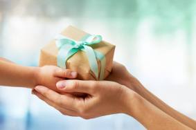 Holiday Giving Expected to Hit $5 Billion