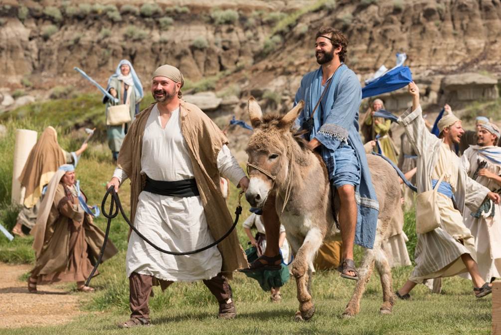 ZEKE the Temperamental ‘Jerusalem Donkey’ Returns to the Passion Play for Nine Performances (maybe)