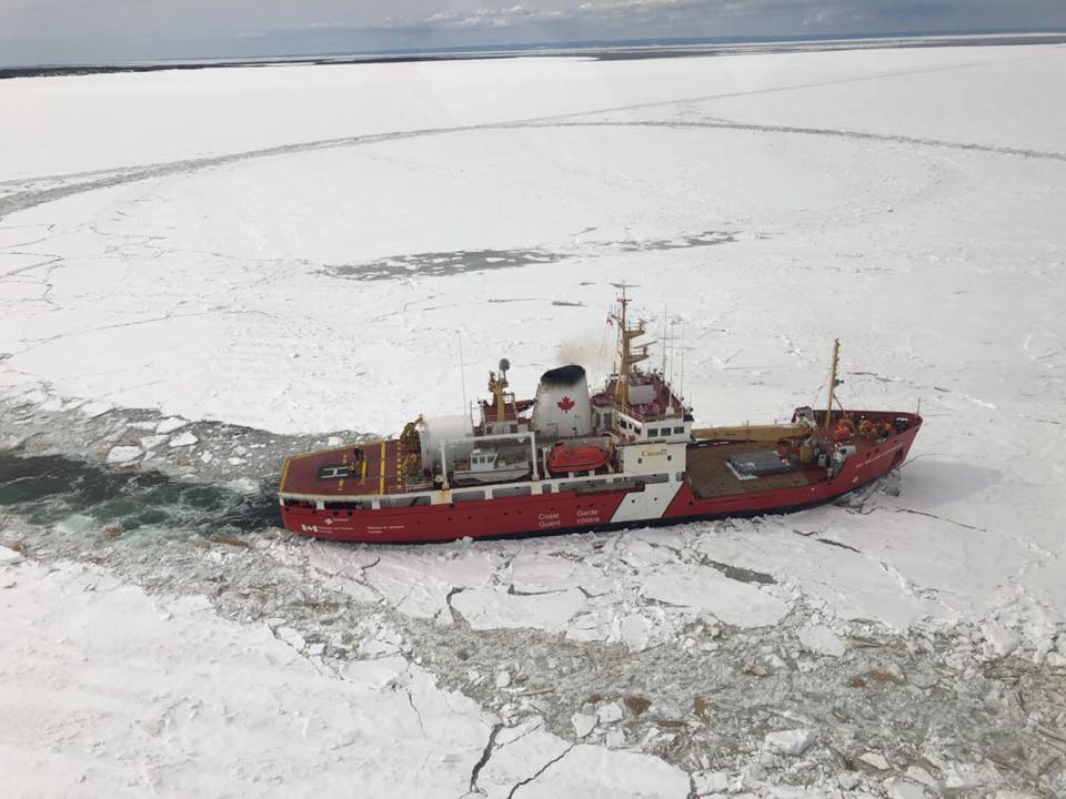 Canada to Acquire Three Interim Icebreakers