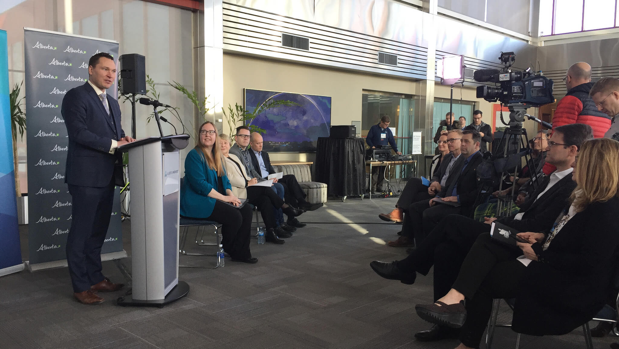 Alberta Accelerates High-tech Support